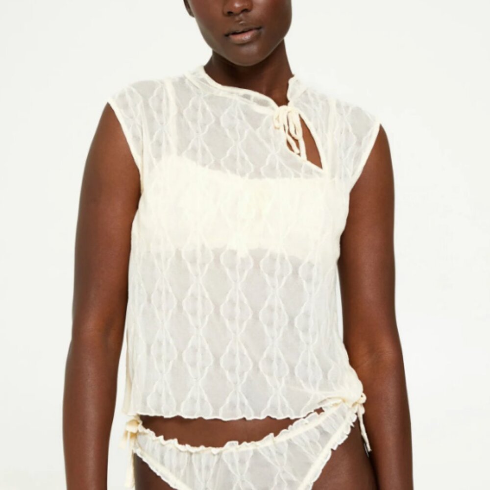 Find Me Now Second Skin MARIPOSA KEY HOLE TEE